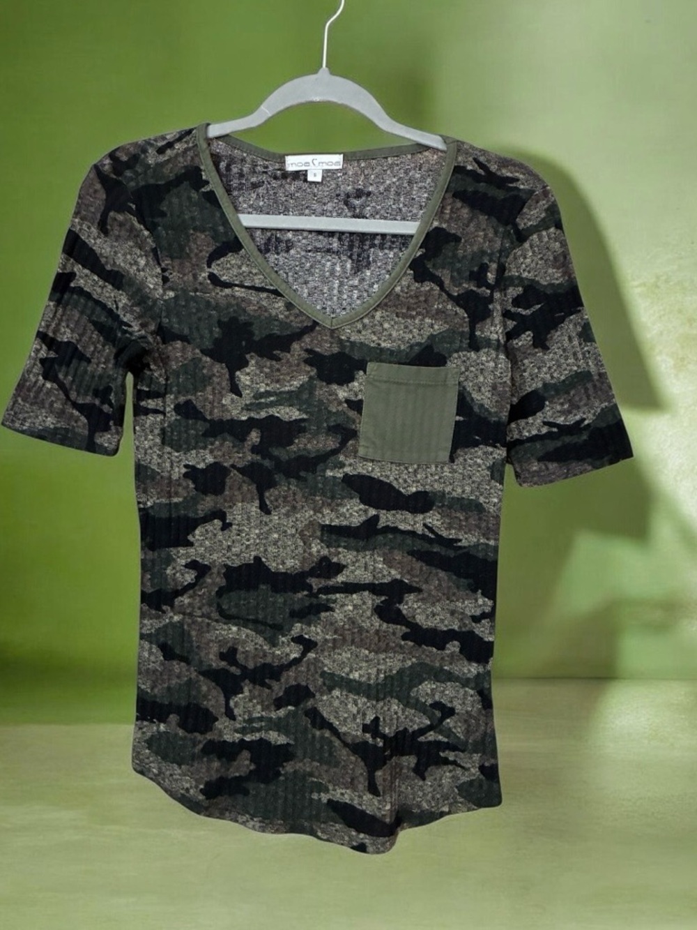 Men's Camo V-Neck Pocket T-Shirt - Olive/Black